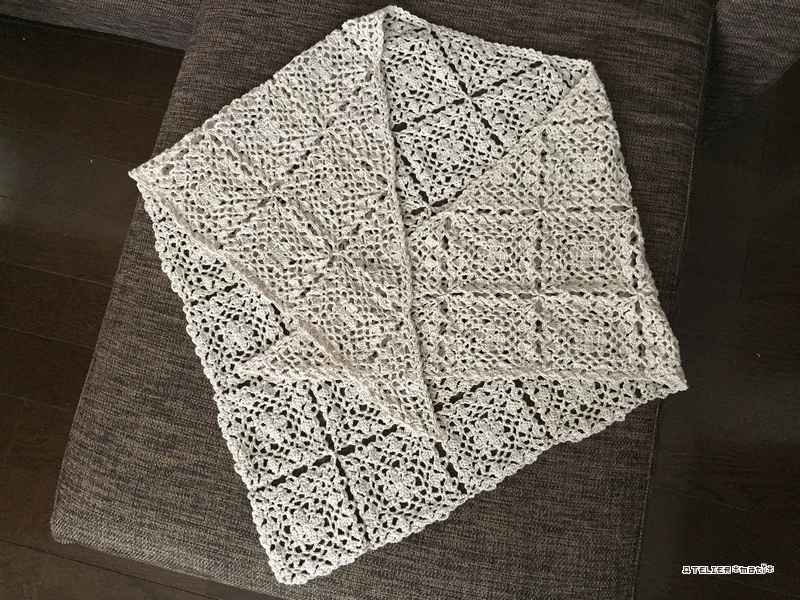 編み図 四角モチーフ繋ぎの三角ストール かぎ針編みの無料編み図 Atelier Mati