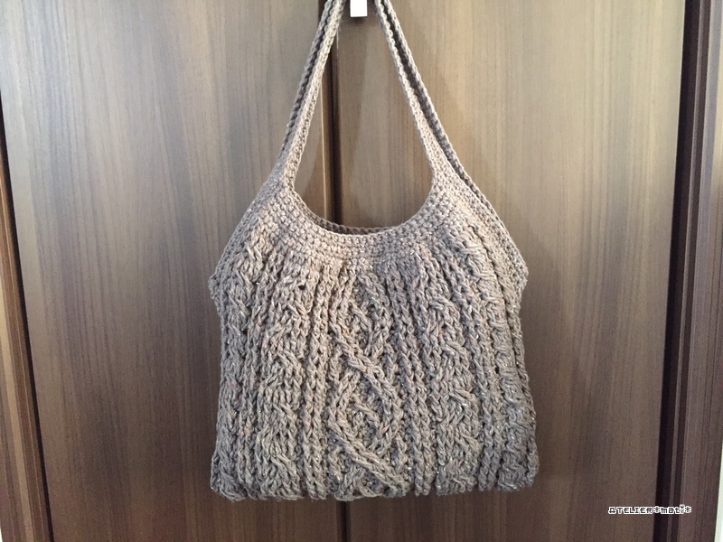 編み図 かぎ針アラン模様のニットバッグ かぎ針編みの無料編み図 Atelier Mati