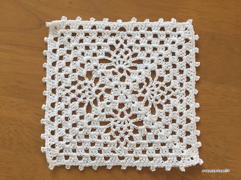 編み図 パイナップル模様のグラニースクエアモチーフ かぎ針編みの無料編み図 Atelier Mati