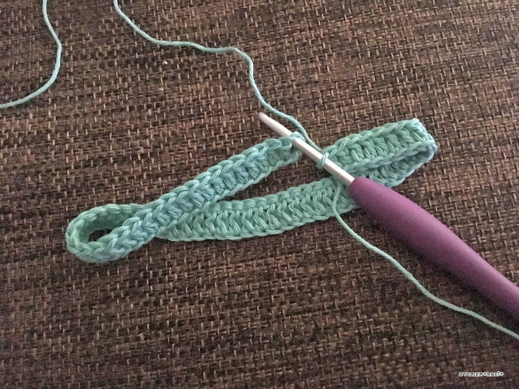 解説 鎖編みを輪にしたときにねじれてしまう 簡単な解決法 かぎ針編みの無料編み図 Atelier Mati