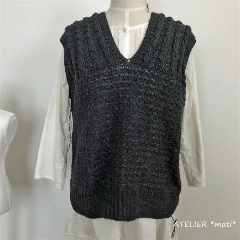 かぎ針編みで編む縄編みベスト、完成! かぎ針編みの無料編み図 ATELIER *mati* かぎ針編みで編む縄編みベスト、完成! かぎ針編みの無料編み図 ATELIER *mati*